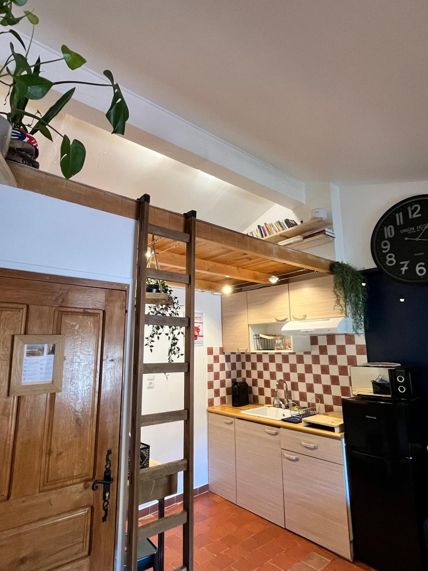 Cosy Provencal Apartment Belgentier Exterior foto